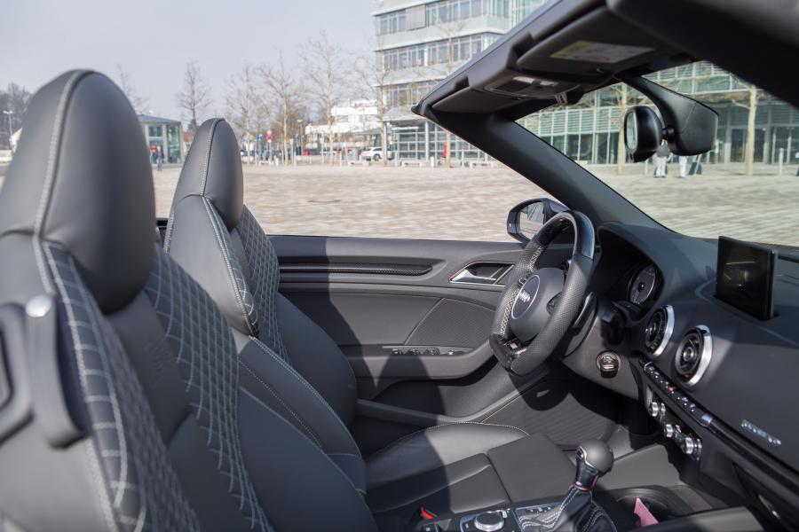 Интерьер Audi S3 Cabriolet 426 by MTM (8V) 2015 года  (фото 14 из 17)